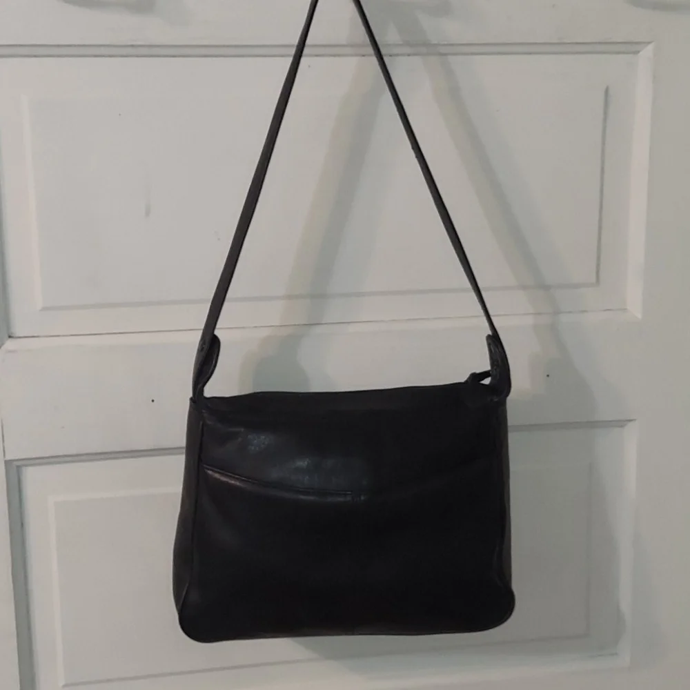 Eitenne Aigner Black Genuine Leather Handbag 👜 - Picture 3 of 9